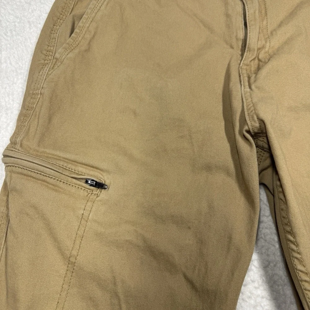 Eddie Bauer Khaki Beige Pants Active Fit Men's‎ Size 32x32